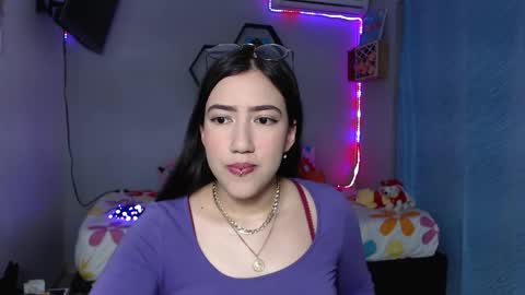 Snapshot of aurora_shy_ chatting on September 2025 10:37:02 AM Aurora online show from September 2025 10:37:02 AM