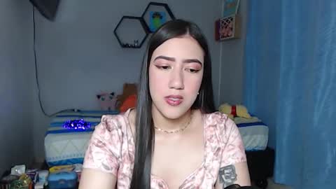 Snapshot of aurora_shy_ chatting on October 2025 09:52:02 AM Aurora online show from October 2025 09:52:02 AM