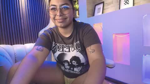 aurora_willow9 online show from November 2025 05:29:01 AM