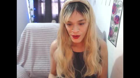 AURORA online show from October 2025 05:58:02 PM