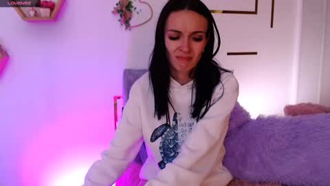 aurorahans online show from March 2026 04:18:01 AM