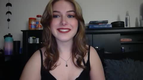 auroralightz1 online show from February 2026 04:44:01 AM