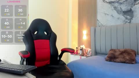 auroramartin2 online show from November 2025 07:48:02 PM