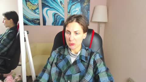 Aurora online show from February 2025 06:55:01 PM