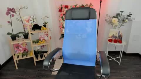 aurorawrenfield online show from January 2026 05:33:02 AM