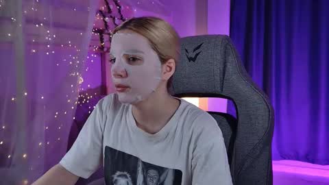 aurorawrenfield online show from March 2026 02:15:02 AM