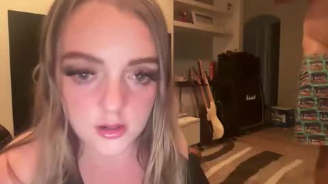 aussiecouple101798558 online show from November 2025 05:58:02 PM