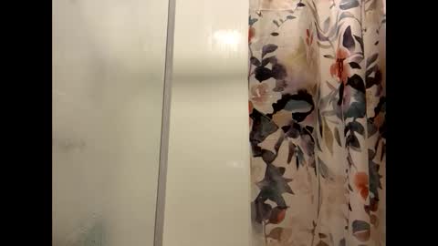 Milf4u online show from February 2026 12:01:02 PM