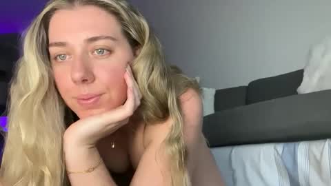 aussielulu online show from May 2026 06:42:02 AM