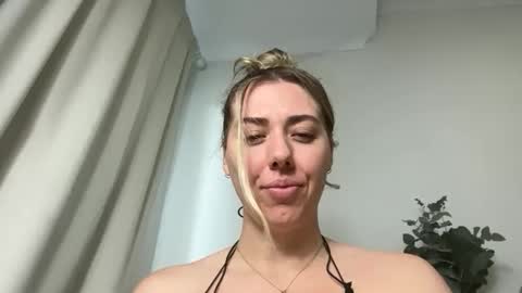 aussielulu online show from May 2026 01:56:01 AM