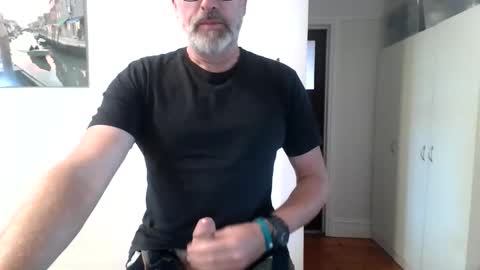 aussiemaninmelbourne online show from May 2026 02:39:01 AM