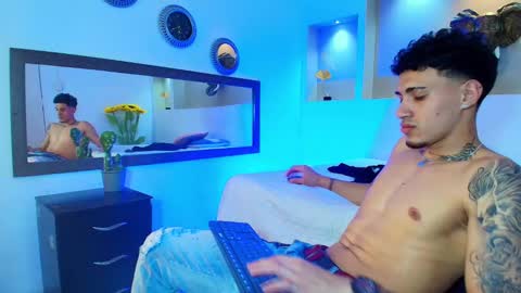 AUSTIN  online show from December 2024 03:40:02 AM