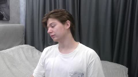 ausxuw online show from October 2025 05:16:02 AM