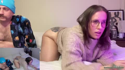 Snapshot of autumncabinfever chatting on February 2025 09:45:02 PM Autumn Cabin Fever online show from February 2025 09:45:02 PM