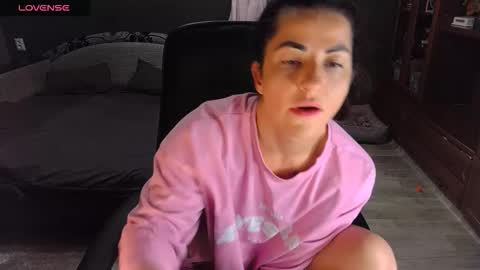 Ava online show from October 2025 05:04:02 PM