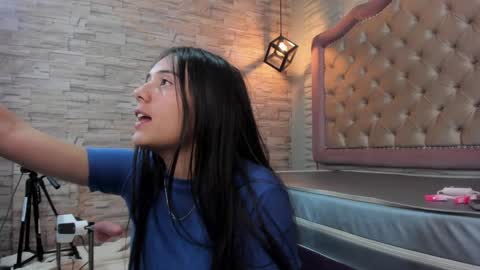              online show from January 2025 03:15:01 AM