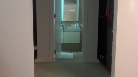 Ava  online show from March 2026 04:09:01 AM