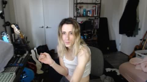 Snapshot of ava_reinhart_999 chatting on April 2026 08:46:01 PM Ava online show from April 2026 08:46:01 PM