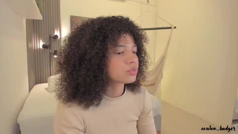 Avalon online show from September 2025 07:46:02 PM