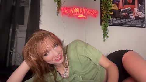 Snapshot of avaxlee chatting on June 2026 01:06:01 AM avaxlee online show from June 2026 01:06:01 AM