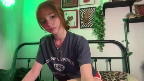 Snapshot of avaxlee chatting on June 2026 02:16:01 AM avaxlee online show from June 2026 02:16:01 AM