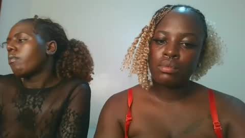 Snapshot of avian_babe1 chatting on July 2026 12:37:02 AM avian_babe1 online show from July 2026 12:37:02 AM