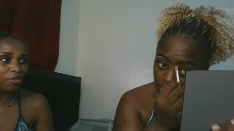 Snapshot of avian_babe1 chatting on July 2026 07:32:01 PM avian_babe1 online show from July 2026 07:32:01 PM