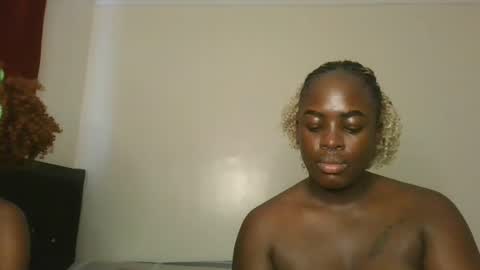 Snapshot of avian_babe1 chatting on July 2026 09:30:02 AM avian_babe1 online show from July 2026 09:30:02 AM