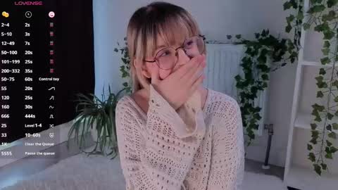 aviaveavi online show from March 2026 02:32:01 PM