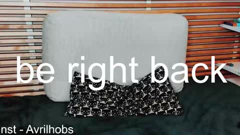 Avril online show from February 2025 11:07:02 AM