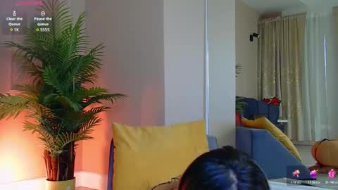 AVRILL CYRUX online show from February 2026 07:13:01 AM