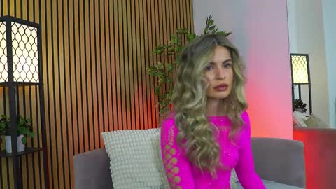 AVRILL CYRUX online show from March 2026 08:09:01 AM