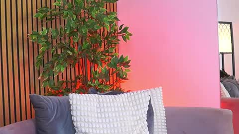 AVRILL CYRUX online show from April 2026 06:39:01 AM