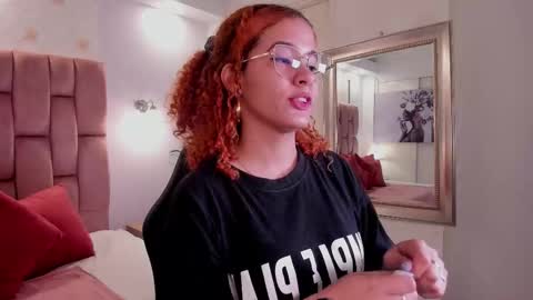 Avril  online show from November 2025 12:04:02 PM