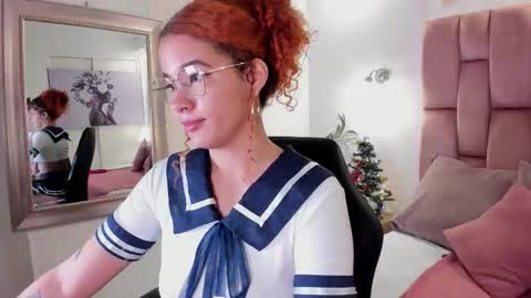 Avril  online show from November 2025 12:42:01 PM