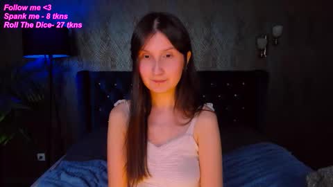 Avrora online show from November 2025 07:36:01 PM