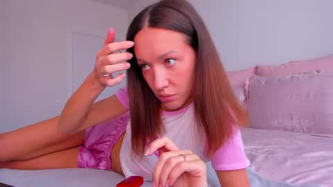 Awgustina online show from April 2026 08:39:01 AM