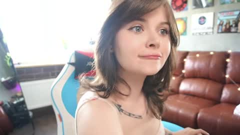 Snapshot of awondrr chatting on May 2026 10:20:02 AM Alice online show from May 2026 10:20:02 AM