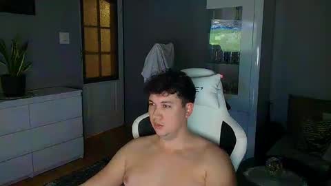 Artur online show from February 2025 05:11:02 PM