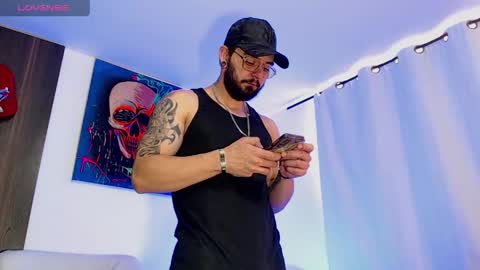 Snapshot of axel_7070 chatting on May 2026 12:33:02 PM Independiente Model online show from May 2026 12:33:02 PM