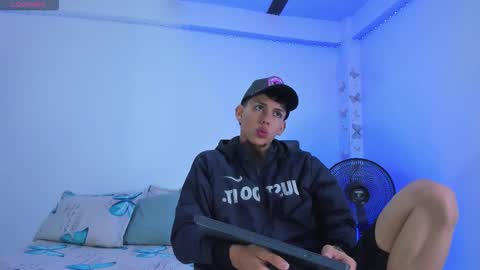 Snapshot of axel_cody_ chatting on October 2025 11:44:02 AM AXEL online show from October 2025 11:44:02 AM