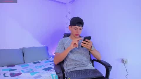 Snapshot of axel_cody_ chatting on October 2025 11:42:01 AM AXEL online show from October 2025 11:42:01 AM