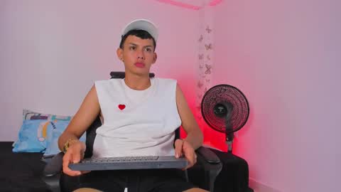 Snapshot of axel_cody_ chatting on November 2025 08:20:01 PM AXEL online show from November 2025 08:20:01 PM