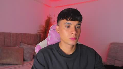 Snapshot of axel_cody_ chatting on July 2026 08:38:01 AM AXEL online show from July 2026 08:38:01 AM