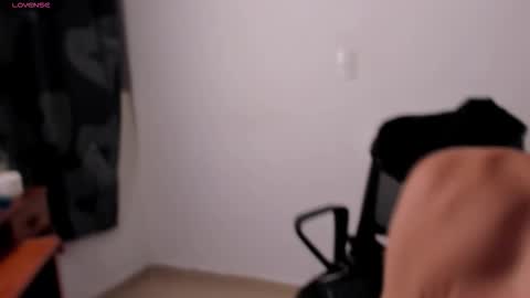 axel davis  online show from November 2025 09:03:01 AM