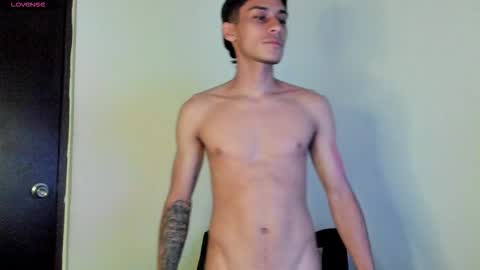 axel davis  online show from December 2025 01:22:02 AM