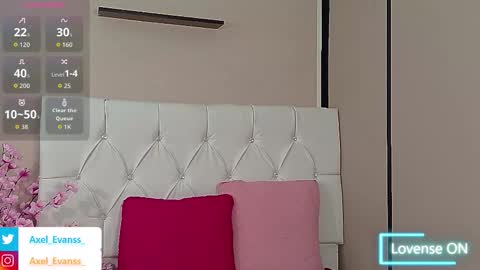 Axel Evanss online show from October 2025 12:24:02 PM