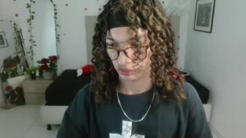 Snapshot of axel_fox7 chatting on June 2026 01:28:02 AM Axel online show from June 2026 01:28:02 AM