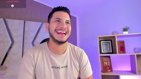 axel_grey_ online show from April 2026 07:07:02 PM