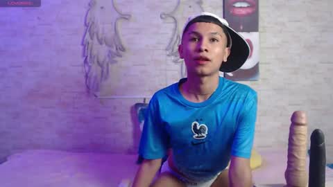 axel_milo_and_kairo online show from February 2026 05:29:01 PM